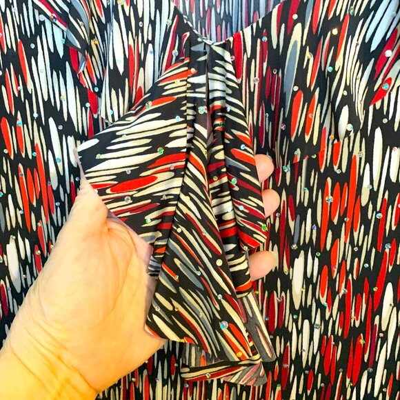 NWOT Brittany Black Ruffled V-Neckline Sequined Blouse Poly/Spandex size Large - Picture 5 of 7